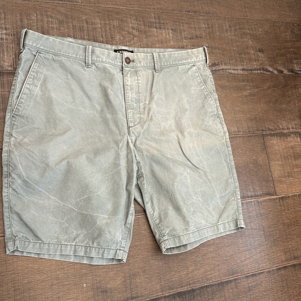 EXPRESS MEN SHORTS SIZE 38. - Picture 4 of 9